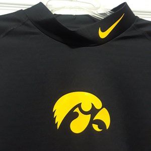 NEW Nike XL Iowa Hawkeyes Mock Shirt